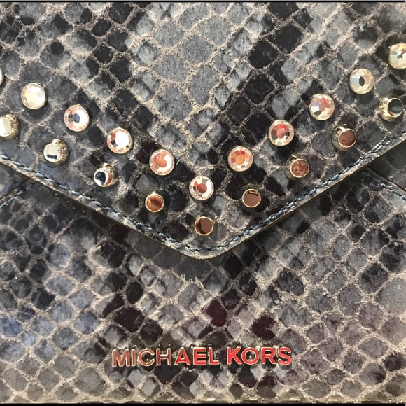 💎 Michael Kors Snakeskin Envelope Clutch - Picture 2 of 5